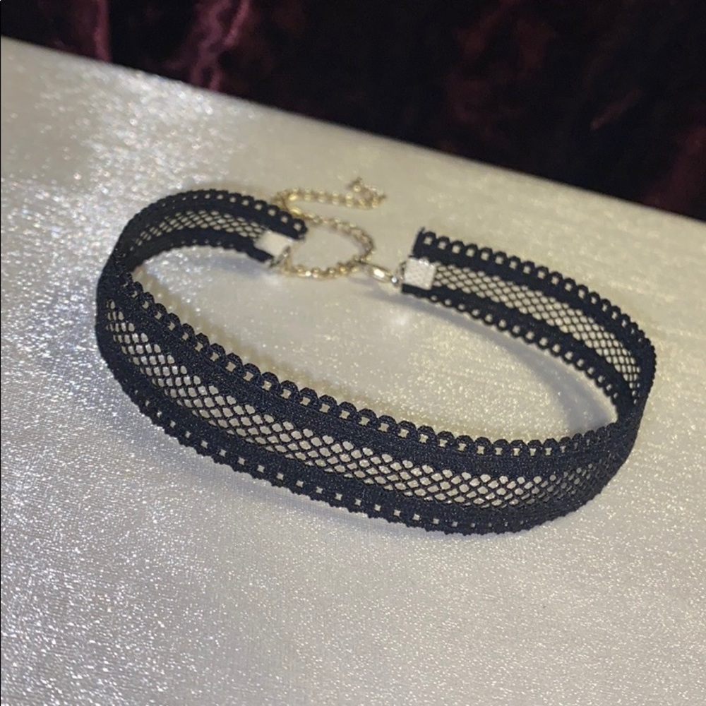 Lace Choker 🖤 - Picture 3 of 3